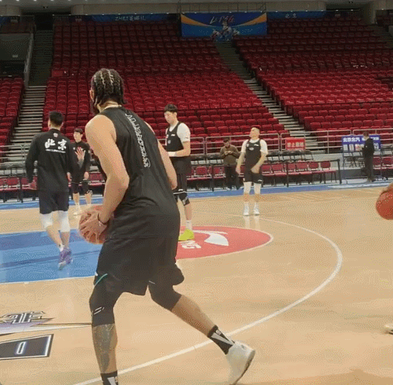 开云下载-北京送四川24连败！周琦4中4砍11+7 麦基首秀12+6+3低开高走秀暴扣|卡迪姆赛|方硕|贝利|陈盈骏|贾维尔-麦基_新浪体育_新浪新闻